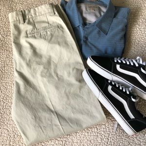 Dockers Khaki Chinos Relaxed Fit Closet Staple GUC